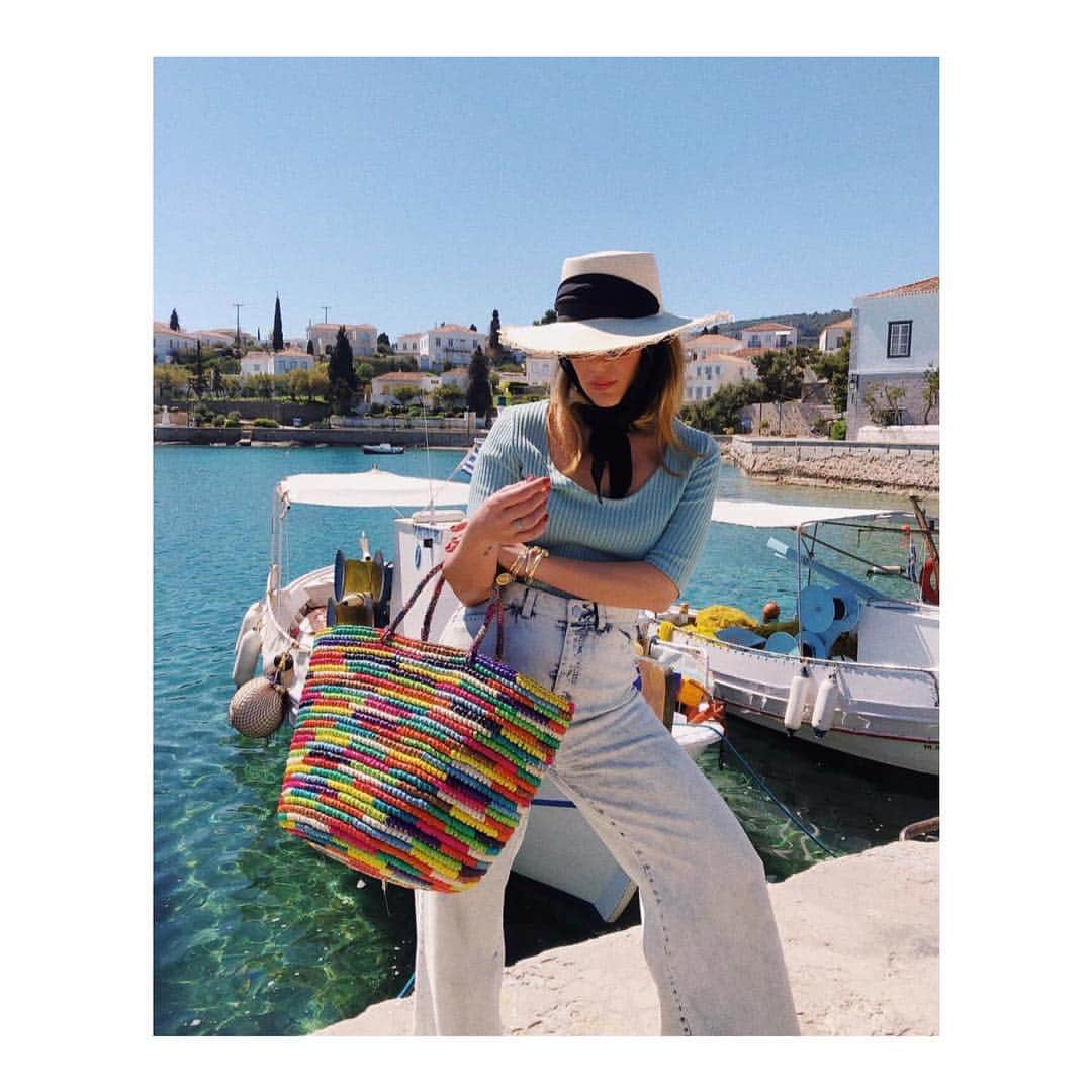 シューマッハさんのインスタグラム写真 - (シューマッハInstagram)「#summervibes ☀️ Xeni @stylelove in #dorotheeschumacher #prefall19 #newcollection #staytuned #comingsoon #love #denim #pants #beachdays #warmerdays #weekends☀️#greece #bythesea #mood #colormood」4月21日 2時21分 - dorotheeschumacher