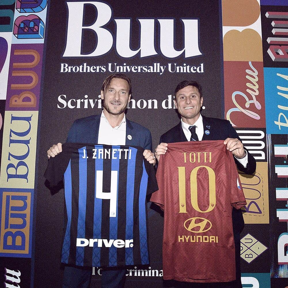 インテルナツィオナーレ・ミラノさんのインスタグラム写真 - (インテルナツィオナーレ・ミラノInstagram)「BROTHERS UNIVERSALLY UNITED ⚽️🤝🗺 #Inter #ForzaInter #FCIM #InterForever #Zanetti #Totti #Legends #Football #BrothersUniversallyUnited #NoToDiscrimination」4月21日 2時24分 - inter