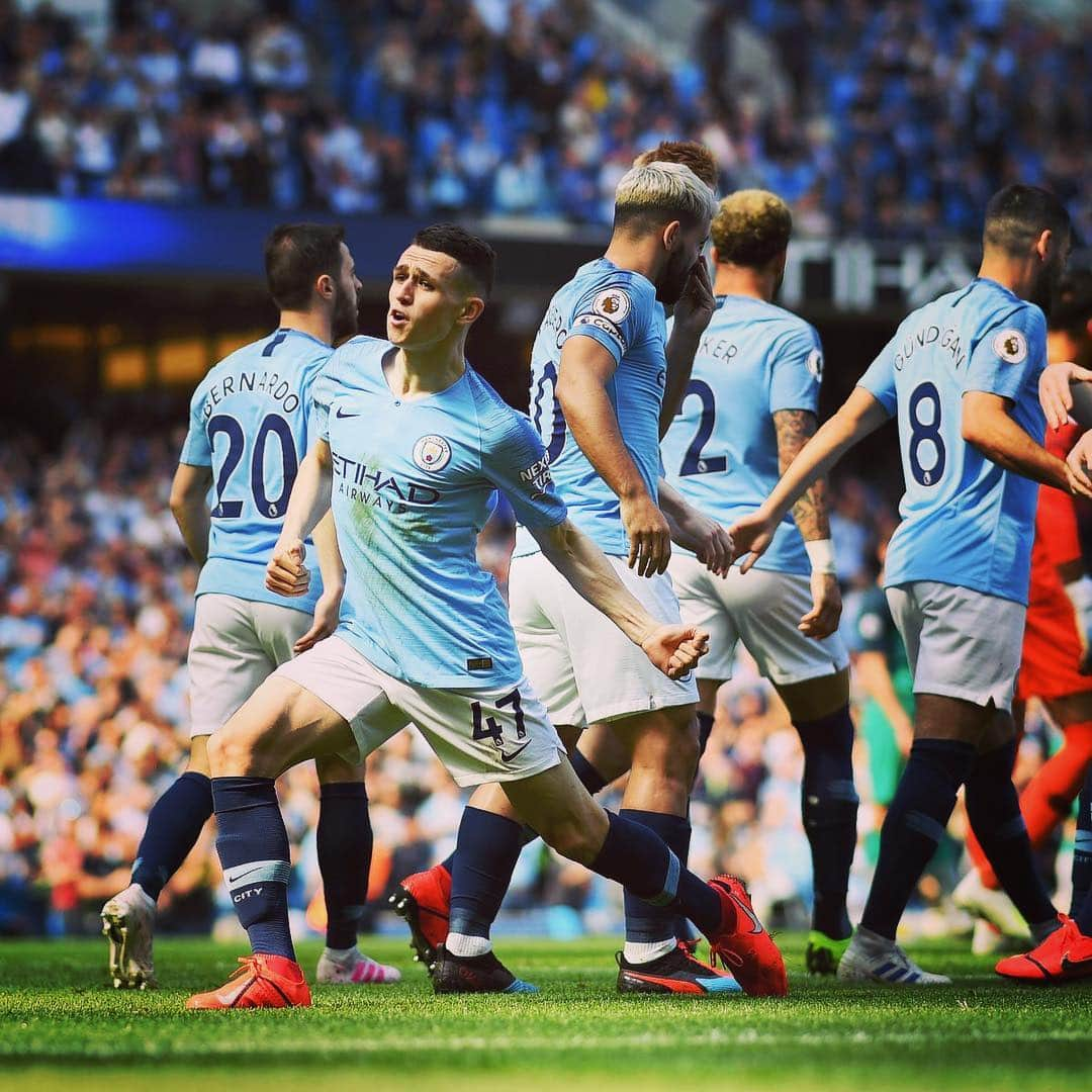 FIFAワールドカップさんのインスタグラム写真 - (FIFAワールドカップInstagram)「Off the mark in the big time! ☝️⚽️ #U17WC world champion and adidas Golden Ball winner @PhilFoden scored his first @PremierLeague goal for @ManCity, earning them a 1-0 win over @SpursOfficial 🙌 It also meant Foden became the first player born in the 2000s to score a Premier League goal for City 💪」4月21日 2時33分 - fifaworldcup