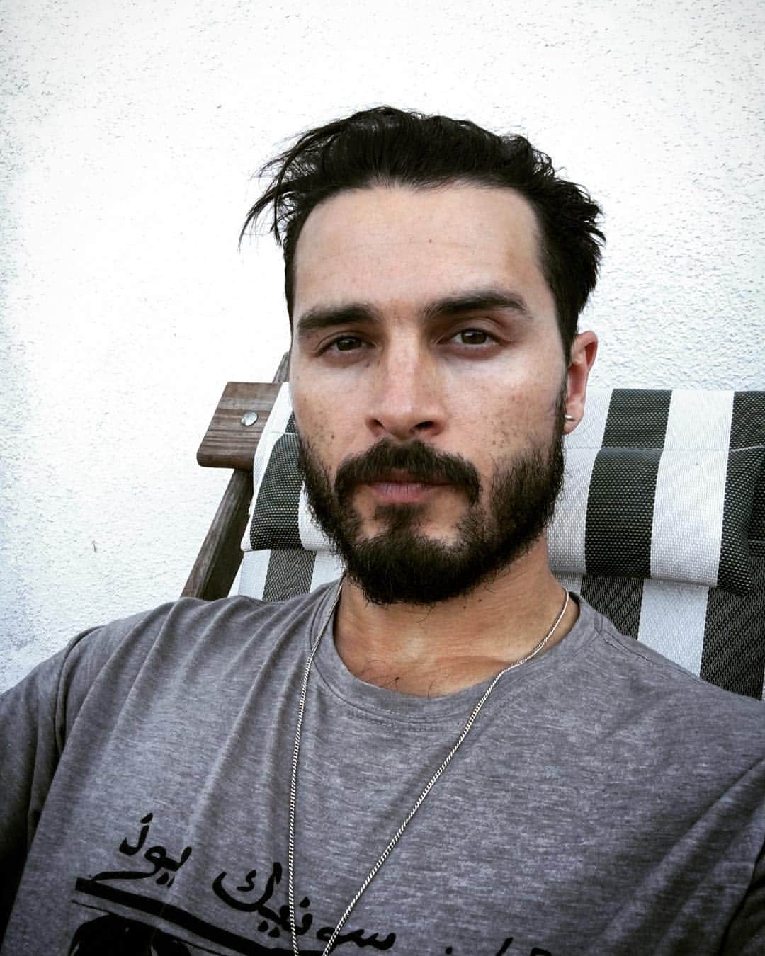 マイケル・マラーキーのインスタグラム：「happy holiday ivxx comrades 🍃🍂」