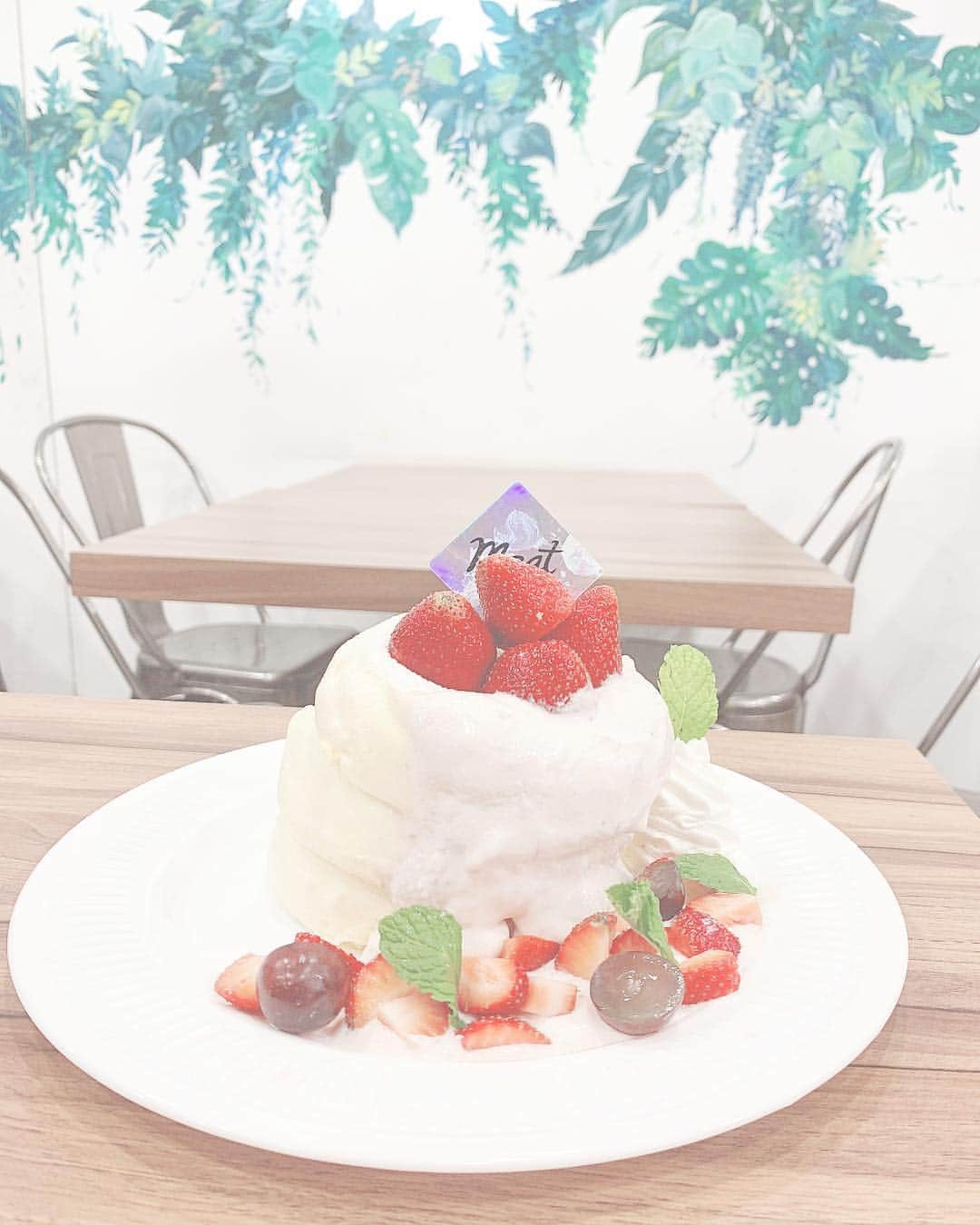 茉井良菜さんのインスタグラム写真 - (茉井良菜Instagram)「.🍓×🥞×🍣×🍊.」4月21日 2時34分 - yonsuchan