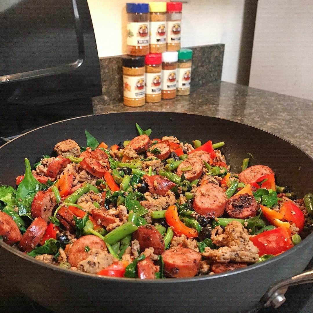 Flavorgod Seasoningsさんのインスタグラム写真 - (Flavorgod SeasoningsInstagram)「🚨MEAL PREPPING - Add delicious flavors to your meals!🚨⁣ -⁣ Meal Prep Seasonings Available here ⬇️⁣ Click link in the bio -> @flavorgod⁣ www.flavorgod.com⁣ .⁣ By @kdub1472⁣ -⁣ Flavor God Seasonings are:⁣ 💥ZERO CALORIES PER SERVING⁣ 🌿Made Fresh⁣ 🌱GLUTEN FREE⁣ 🔥KETO FRIENDLY⁣ 🥑PALEO FRIENDLY⁣ ☀️KOSHER⁣ 🌊Low salt⁣ ⚡️NO MSG⁣ 🚫NO SOY⁣ 🥛DAIRY FREE *except Ranch ⁣ ⏰Shelf life is 24 months ⁣ -⁣ -⁣ #food #foodie #flavorgod #seasonings #glutenfree #keto #paleo  #foodporn #mealprep #kosher ⁣ ⁣」4月21日 3時00分 - flavorgod