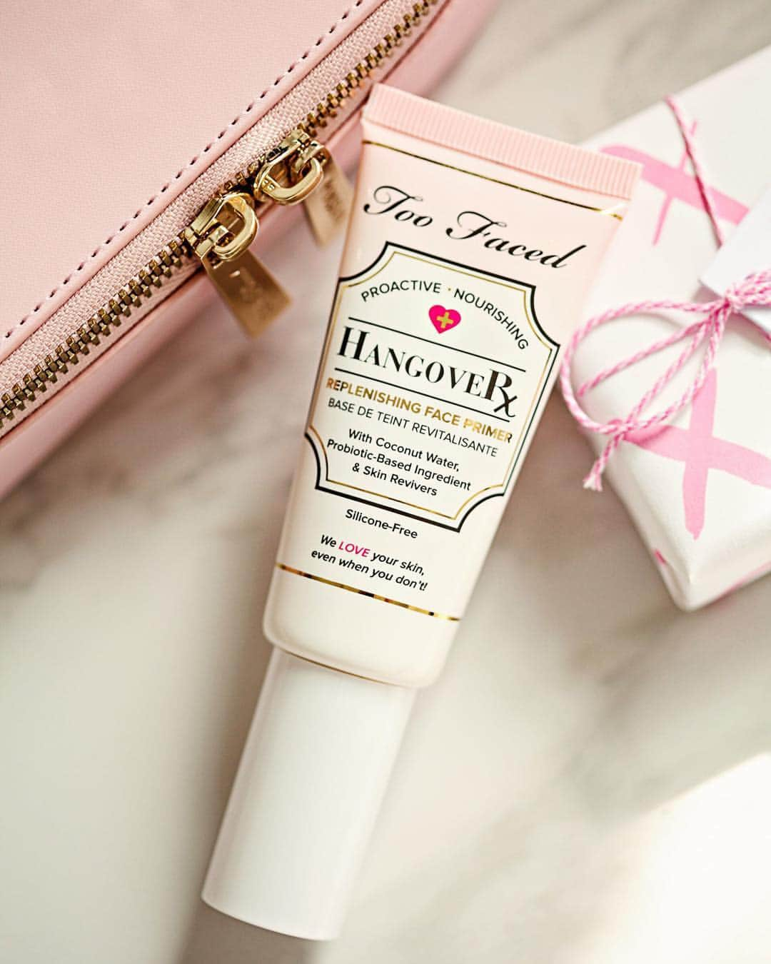 Too Facedさんのインスタグラム写真 - (Too FacedInstagram)「Leave a 💕 if you’re reaching for this today. Give your skin the hydration it craves with our Hangover Face Primer 💦 Available @theofficialselfridges. #tfhangover #toofaced」4月21日 3時12分 - toofaced