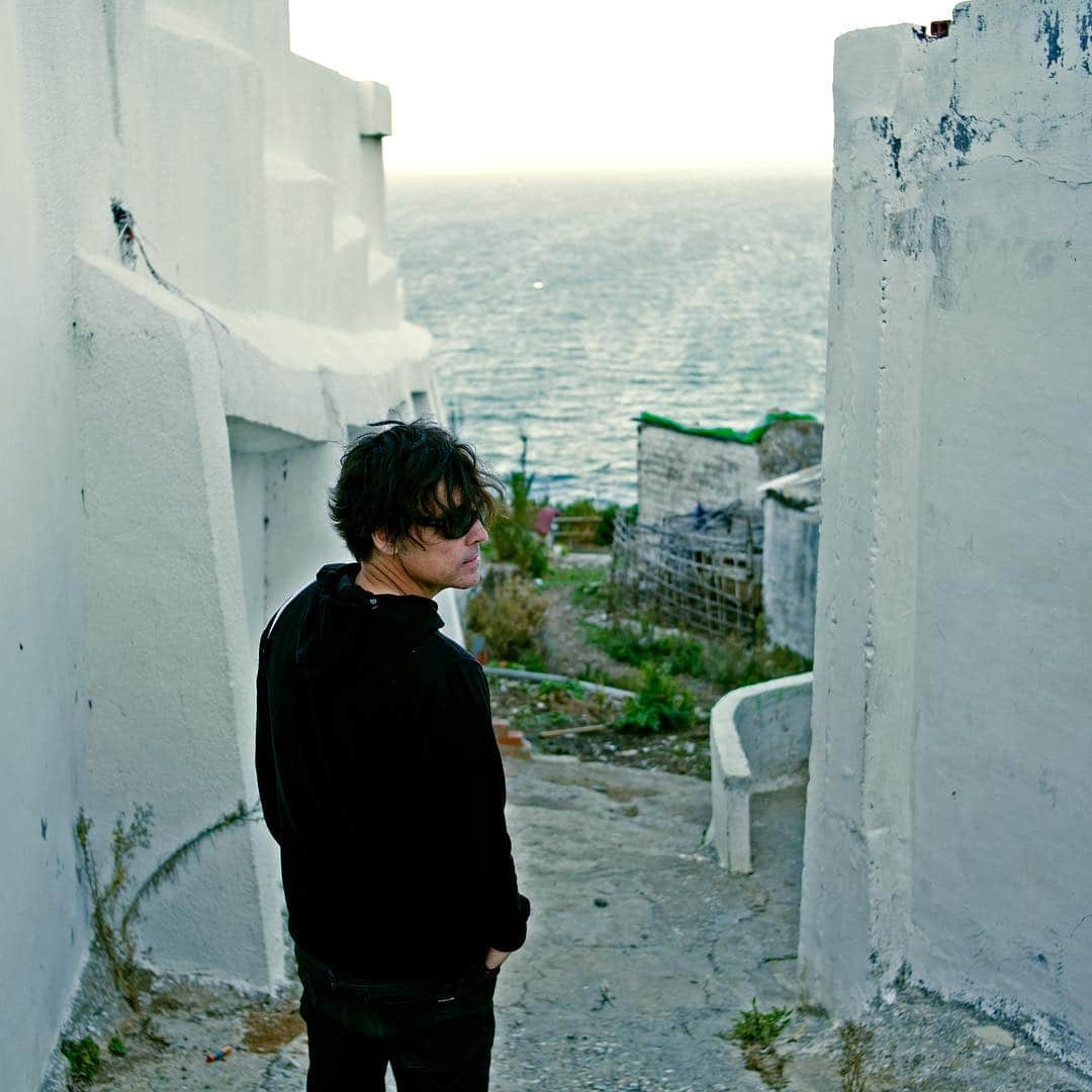 Your Favorite Enemiesのインスタグラム：「Tangier has been the place of rebirth for the band, and where the idea for Alex’s first solo album, Windows in the Sky, took shape.  More about the band’s residency in Tangier in The Eye View volume 4. yourfavoriteenemies.com/main/the-eye-view  @alexhenryfoster #yourfavoriteenemies #alexhenryfoster #tangier #morocco #residency #artistresidency #soloalbum #magazine #onlinemagazine #diy #exploring #betweenskyandsea #canonphotography #portraitphotography #portrait」