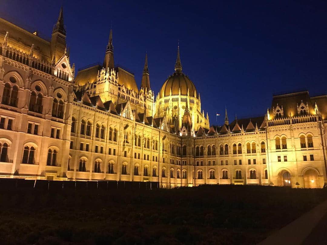 ピエール＝ユーグ・エルベールさんのインスタグラム写真 - (ピエール＝ユーグ・エルベールInstagram)「Budapest by night #parliament」4月21日 3時28分 - pierrehuguesherbert