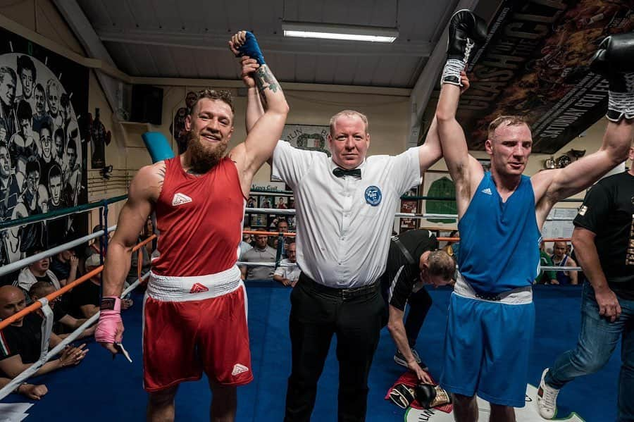 コナー・マクレガーさんのインスタグラム写真 - (コナー・マクレガーInstagram)「The School of Excellence, Crumlin Boxing Club.  The school of hard knocks to the uninitiated. But the school of excellence to those who have served their time here.  True Irish, hard fighting men and women.  This place has never, in its long and rich history, EVER churned out a soft fighter.  Not one bottler came out of this club. Bottlers are drank here.  Big proper 12 bottles yup ya.  What a place ❤️」4月21日 3時57分 - thenotoriousmma