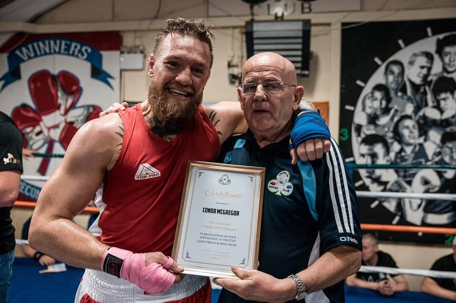 コナー・マクレガーさんのインスタグラム写真 - (コナー・マクレガーInstagram)「The School of Excellence, Crumlin Boxing Club.  The school of hard knocks to the uninitiated. But the school of excellence to those who have served their time here.  True Irish, hard fighting men and women.  This place has never, in its long and rich history, EVER churned out a soft fighter.  Not one bottler came out of this club. Bottlers are drank here.  Big proper 12 bottles yup ya.  What a place ❤️」4月21日 3時57分 - thenotoriousmma