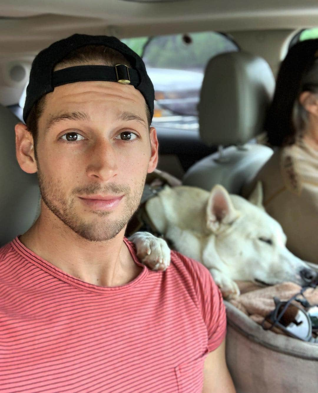 マックス・エマーソンさんのインスタグラム写真 - (マックス・エマーソンInstagram)「Made it to Florida in time for my little brother’s wedding. Mad props to @sergeantpupper for his #copilot skills」4月21日 3時58分 - maxisms