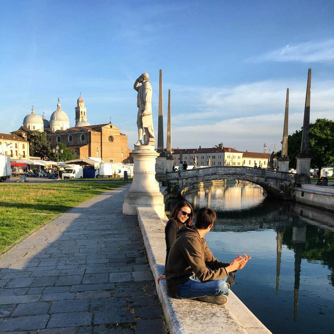 フェデリカ・テスタさんのインスタグラム写真 - (フェデリカ・テスタInstagram)「Family time in our amazing Padova💙  #brotherhood #Easter #FamilyTime」4月21日 4時10分 - _fedetesta_