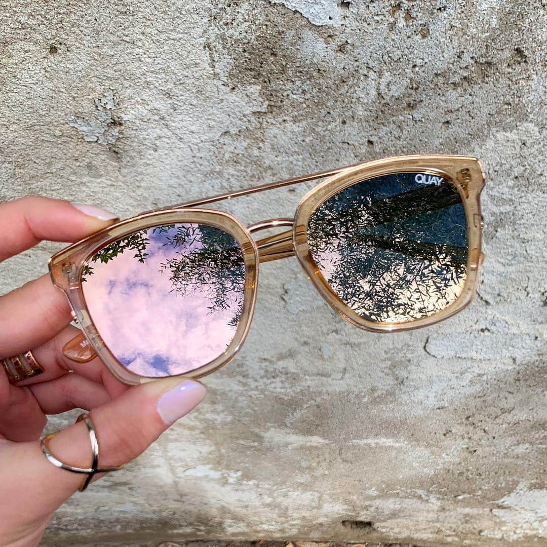 quayaustraliaさんのインスタグラム写真 - (quayaustraliaInstagram)「SWEET DREAMS 🌙 Get ready to fall in love with these dreamy sunnies—available now in two colours ✨ #QUAYAUSTRALIA」4月21日 4時24分 - quayaustralia