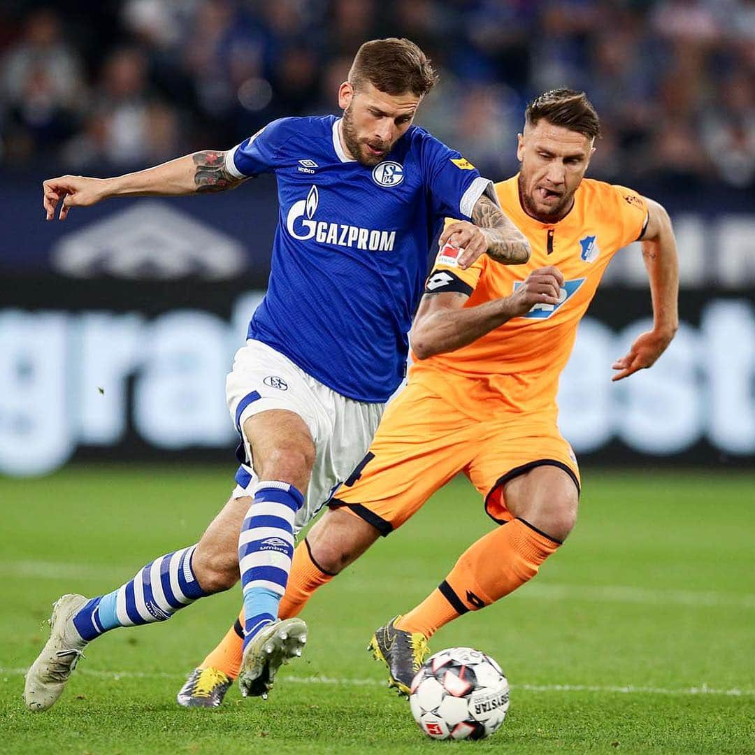 シャルケ04さんのインスタグラム写真 - (シャルケ04Instagram)「Let‘s fight! 👊🏼 . . #S04TSG HT. 0-2 #S04 #Schalke #Matchday #Bundesliga #Football #Soccer #Knappen #🔵⚪️」4月21日 4時19分 - s04