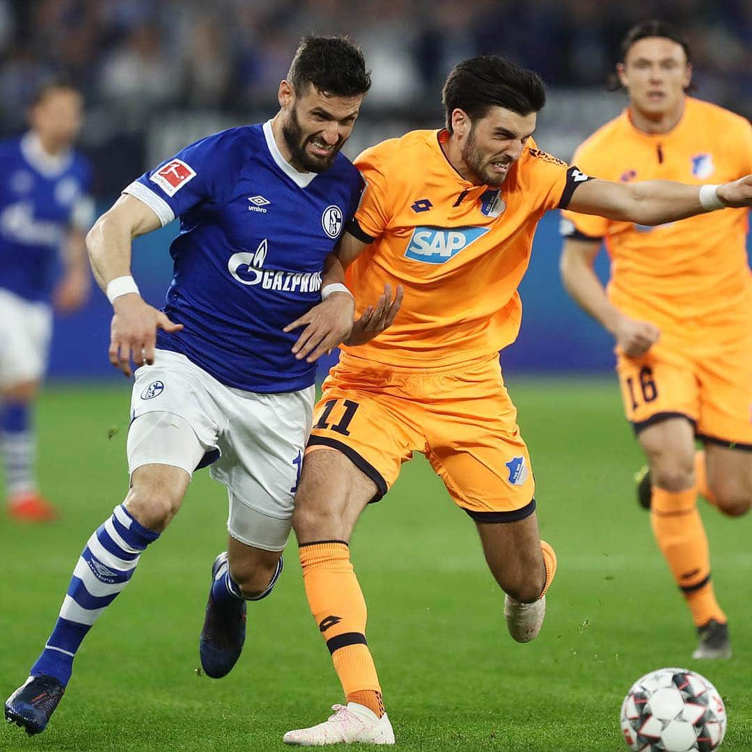 シャルケ04さんのインスタグラム写真 - (シャルケ04Instagram)「Let‘s fight! 👊🏼 . . #S04TSG HT. 0-2 #S04 #Schalke #Matchday #Bundesliga #Football #Soccer #Knappen #🔵⚪️」4月21日 4時19分 - s04