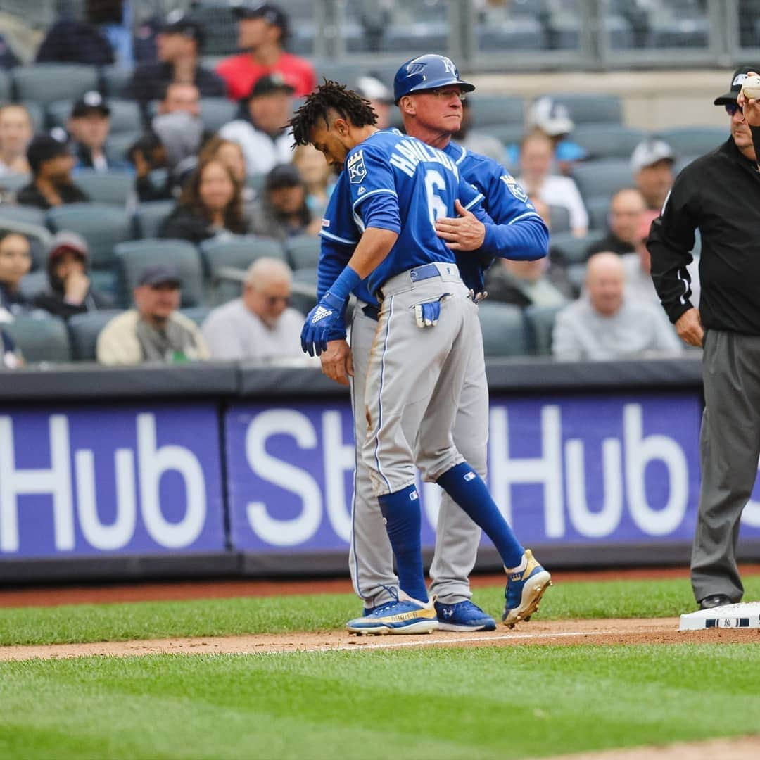 カンザスシティ・ロイヤルズさんのインスタグラム写真 - (カンザスシティ・ロイヤルズInstagram)「Home to third in 10.61 seconds. The fastest MLB triple this season. #AlwaysRoyal」4月21日 4時19分 - kcroyals