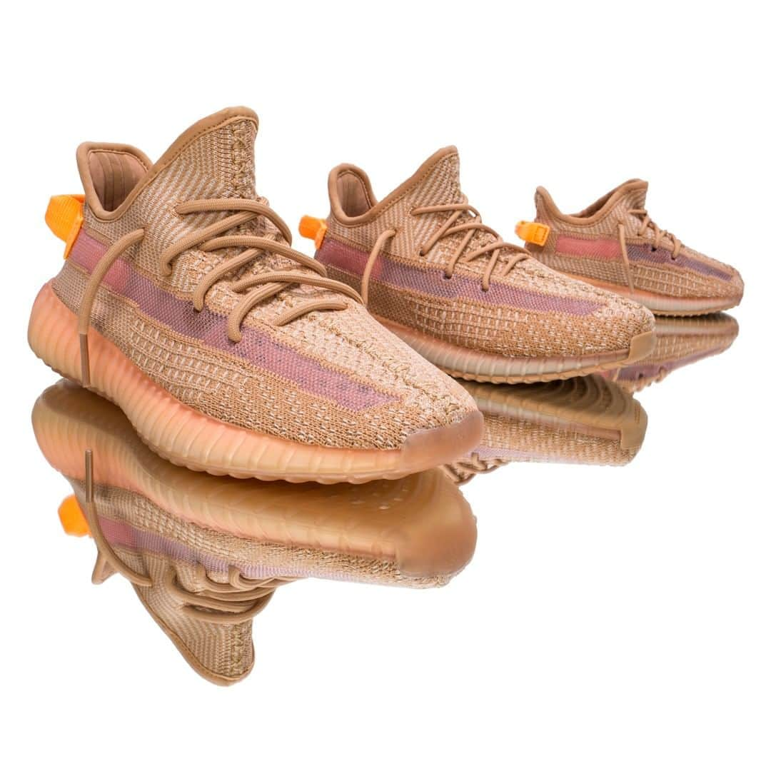 Flight Clubさんのインスタグラム写真 - (Flight ClubInstagram)「Originally dropping across North and Latin America in a "Clay" tonal variety, the Yeezy Boost 350 V2 arrives with its most updated Primeknit upper and available in all sizes.」4月21日 5時15分 - flightclub