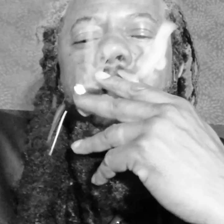 ロックモンド・ダンバーのインスタグラム：「420💪🏾❤️👍🏾#RockOut」