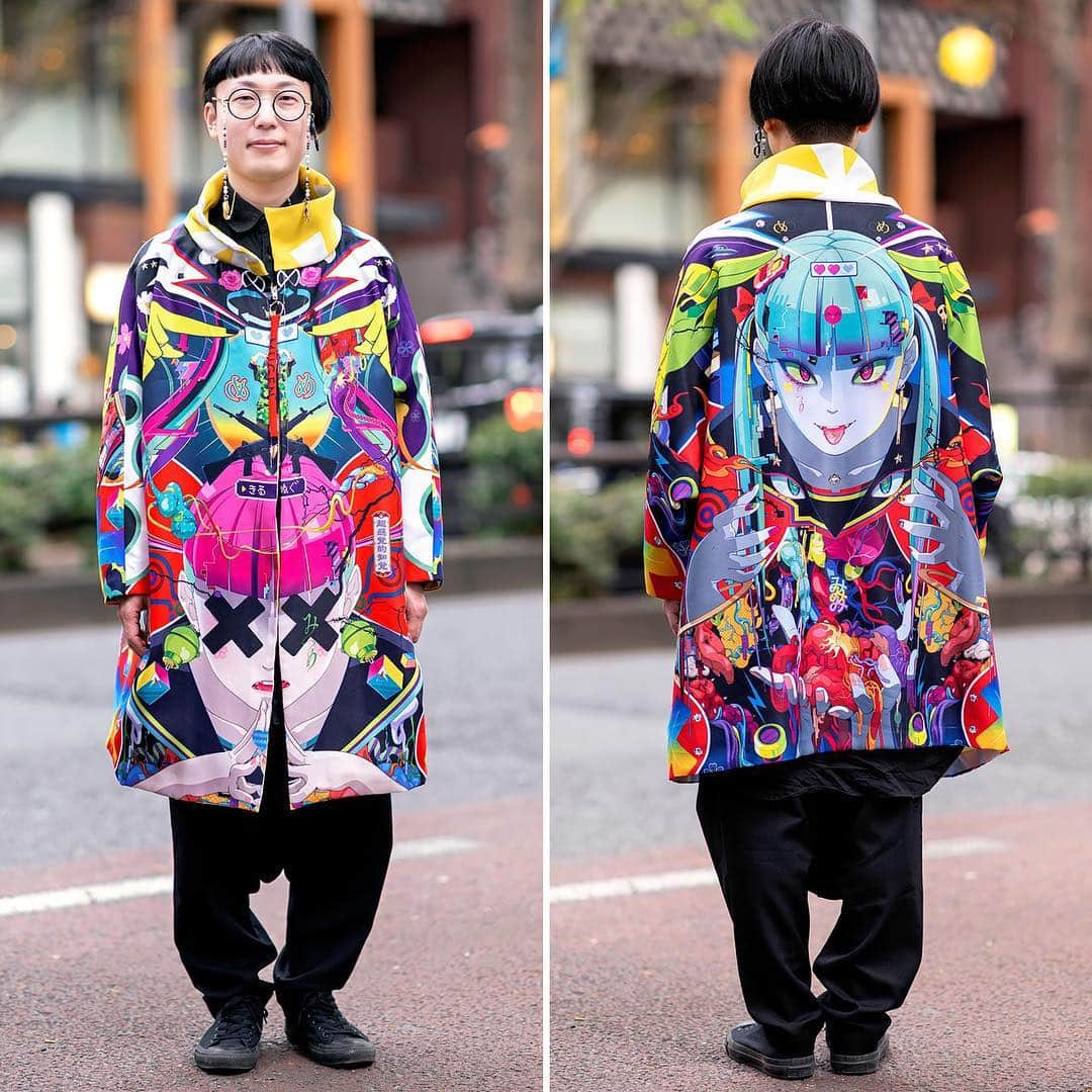 Harajuku Japanさんのインスタグラム写真 - (Harajuku JapanInstagram)「Japanese artist Hiroyuki-Mitsume Takahashi (@3eyestakahashi) on the street in Harajuku wearing a long coat featuring his own vivid artwork by Thai brand Mugen, sarueru pants, and canvas sneakers.」4月21日 5時30分 - tokyofashion