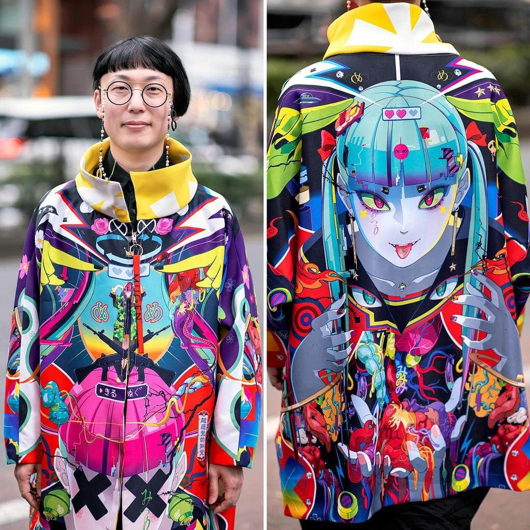 Harajuku Japanさんのインスタグラム写真 - (Harajuku JapanInstagram)「Japanese artist Hiroyuki-Mitsume Takahashi (@3eyestakahashi) on the street in Harajuku wearing a long coat featuring his own vivid artwork by Thai brand Mugen, sarueru pants, and canvas sneakers.」4月21日 5時30分 - tokyofashion