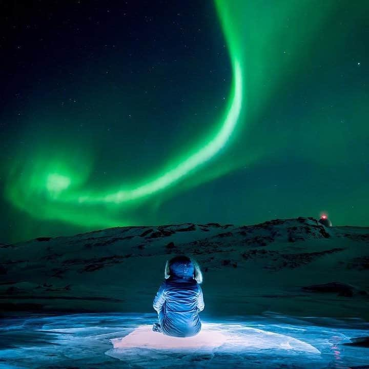 Explore Canadaさんのインスタグラム写真 - (Explore CanadaInstagram)「Magical moments brought to you by Mother Nature in Iqaluit, Nunavut. Located on Baffin Island, Iqaluit is where your expedition to Nunavut begins. If you’re heading out to one of the five National Parks in this northern territory, you’ll want to plan to spend a few days in town chatting with some of the locals, learning about Inuit arts and culture, and stocking up on any last minute supplies. #ExploreCanada 📷: @juststunts via @voyageurtripper 📍: @destinationnunavut . . Abonnez-vous à @explorezsansfin pour voir nos publications en français! . #Nunavut #Northernlights #aurora #mothernature #SpiritoftheArctic」4月21日 6時01分 - explorecanada