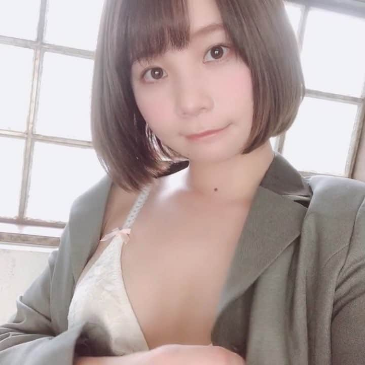 真奈さんのインスタグラム動画 - (真奈Instagram)「おはちら！」4月21日 5時57分 - manatmnt0116