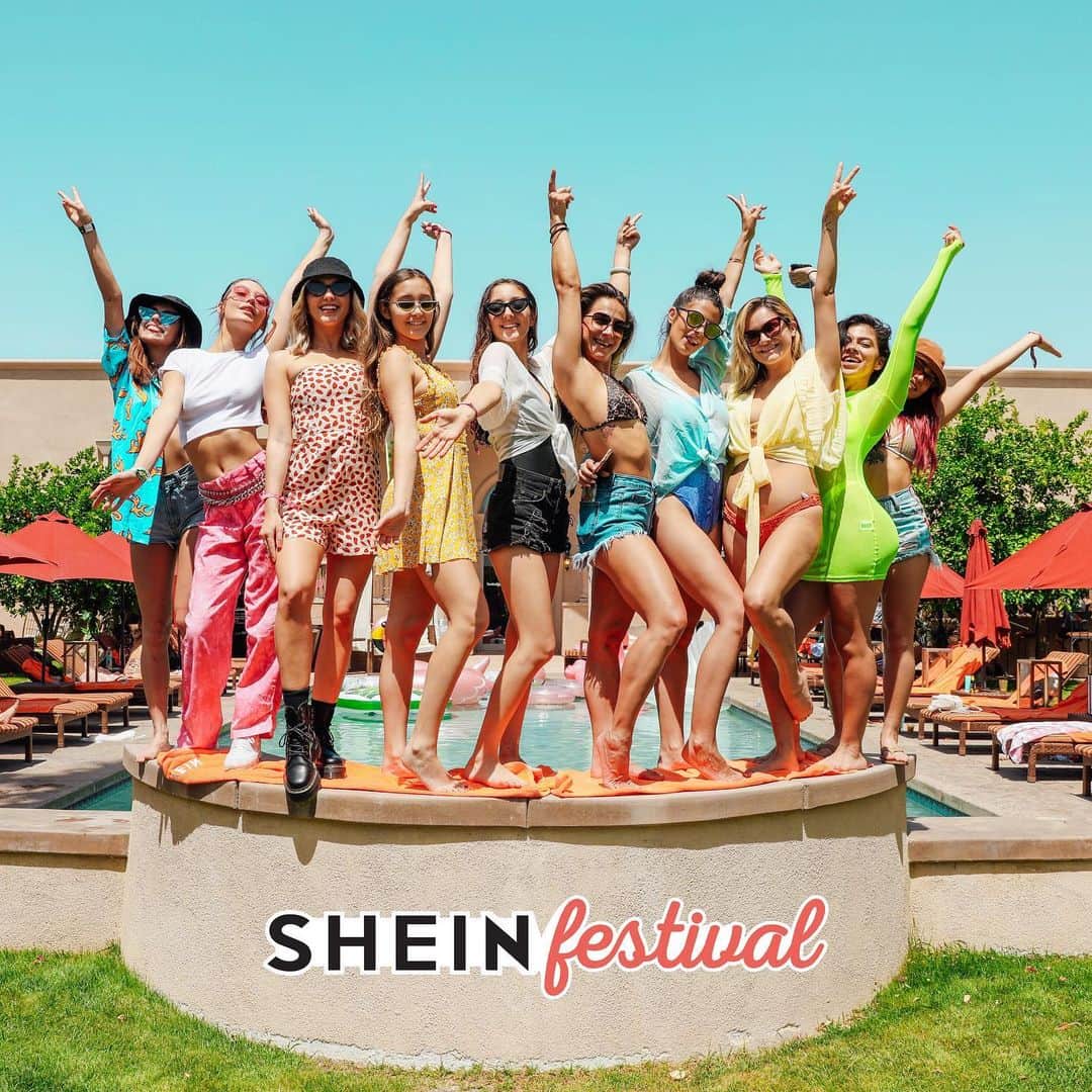 SHEINさんのインスタグラム写真 - (SHEINInstagram)「Starting off Day Two with our amazing #SHEINgals at #SHEINfestival  #MeetSHEIN 🌴」4月21日 6時31分 - sheinofficial