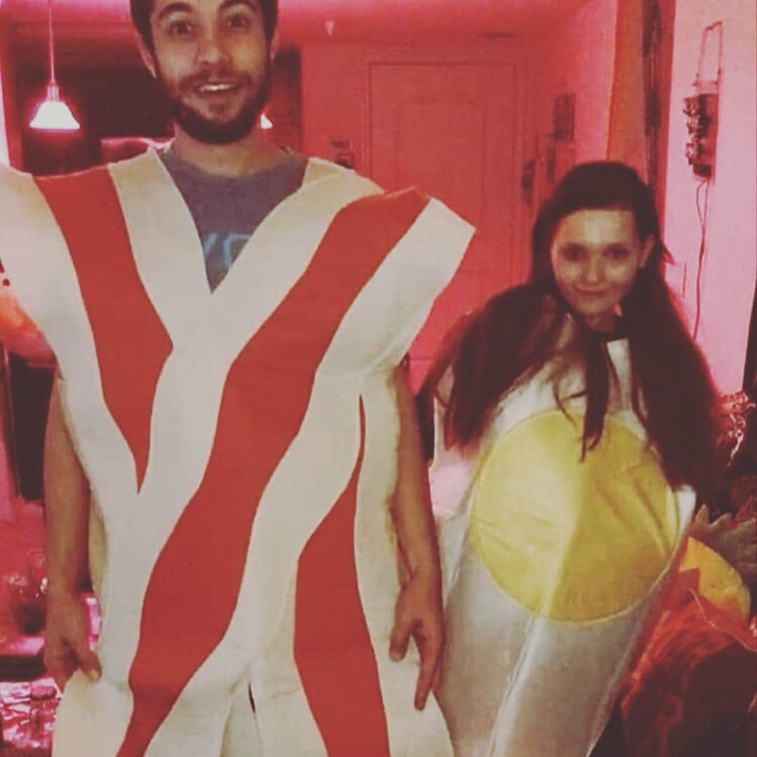 アビゲイル・ブレスリンさんのインスタグラム写真 - (アビゲイル・ブレスリンInstagram)「happy 2 year anniversary to this stud. thanks for always laughing at my jokes, letting me control the AUX cord in the car (always), driving me  around even during rush hour, giving me piggy back rides at EDC when my feet get tired (or at home when I’m too tired to get off the couch), and the slew of other tiny important things you do every day for me. Mostly tho, thanks for being patient even when I’m on the verge of a mental breakdown, for being probably the only person who can turn my panic attack into a laughing fit in 5 seconds flat, and being my bestest friend in the whole wide world. I love every single one of our adventures and I can’t wait for how many more we have coming our way , I know you’ll be making me laugh every step of the way. 🥰💙❤️🥰🔥🍣🍱🍩🍶🥂🍾🥇🚗🗽🎡🎢🌠🧸🎈☯️💯‼️✅🚻♥️ #babekin  sorry this post is very long but it took me an hour to narrow it  down to 10 pics」4月21日 6時59分 - abbienormal9