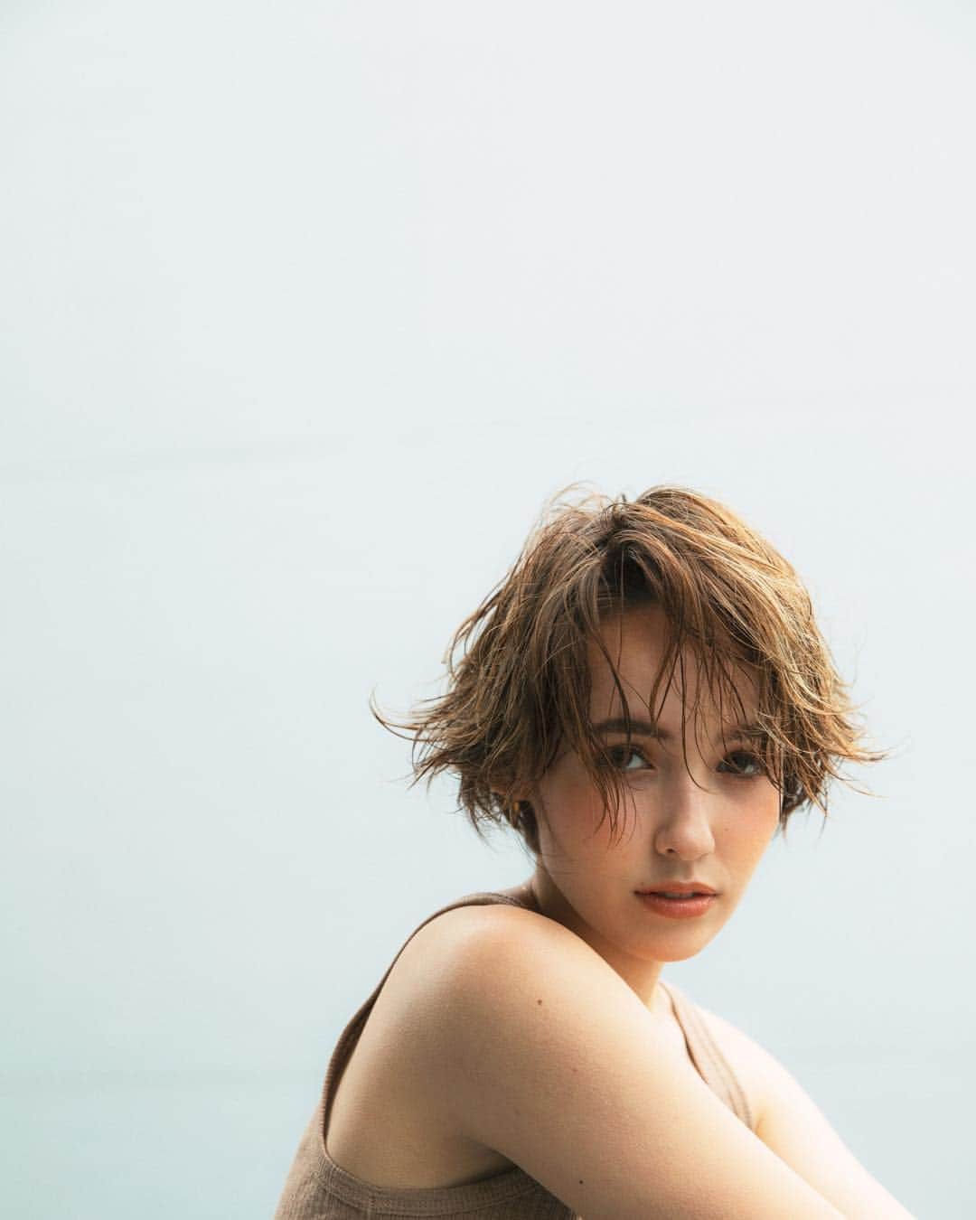 Yuta Misumiのインスタグラム：「. ㅤㅤㅤㅤㅤㅤㅤㅤㅤㅤㅤㅤㅤshooting in tokyo ㅤㅤㅤㅤㅤㅤㅤㅤㅤㅤㅤㅤㅤ. ㅤㅤㅤㅤㅤㅤㅤㅤㅤㅤㅤㅤㅤ. ㅤㅤㅤㅤㅤㅤㅤㅤㅤㅤㅤㅤㅤworks/ @yutamisumi  ㅤㅤㅤㅤㅤㅤㅤㅤㅤㅤㅤㅤㅤ. ㅤㅤㅤㅤㅤㅤㅤㅤㅤㅤㅤㅤㅤ #myhairdesign #かわいいをつくろう #ショートヘア #ショートボブ #ボブ #ハイライト #岡崎市美容室 #外国人風カラー #外国人風 #グラデーションカラー #アプリエカラー #アディクシー #透明感カラー #エヌドット #グレージュ」