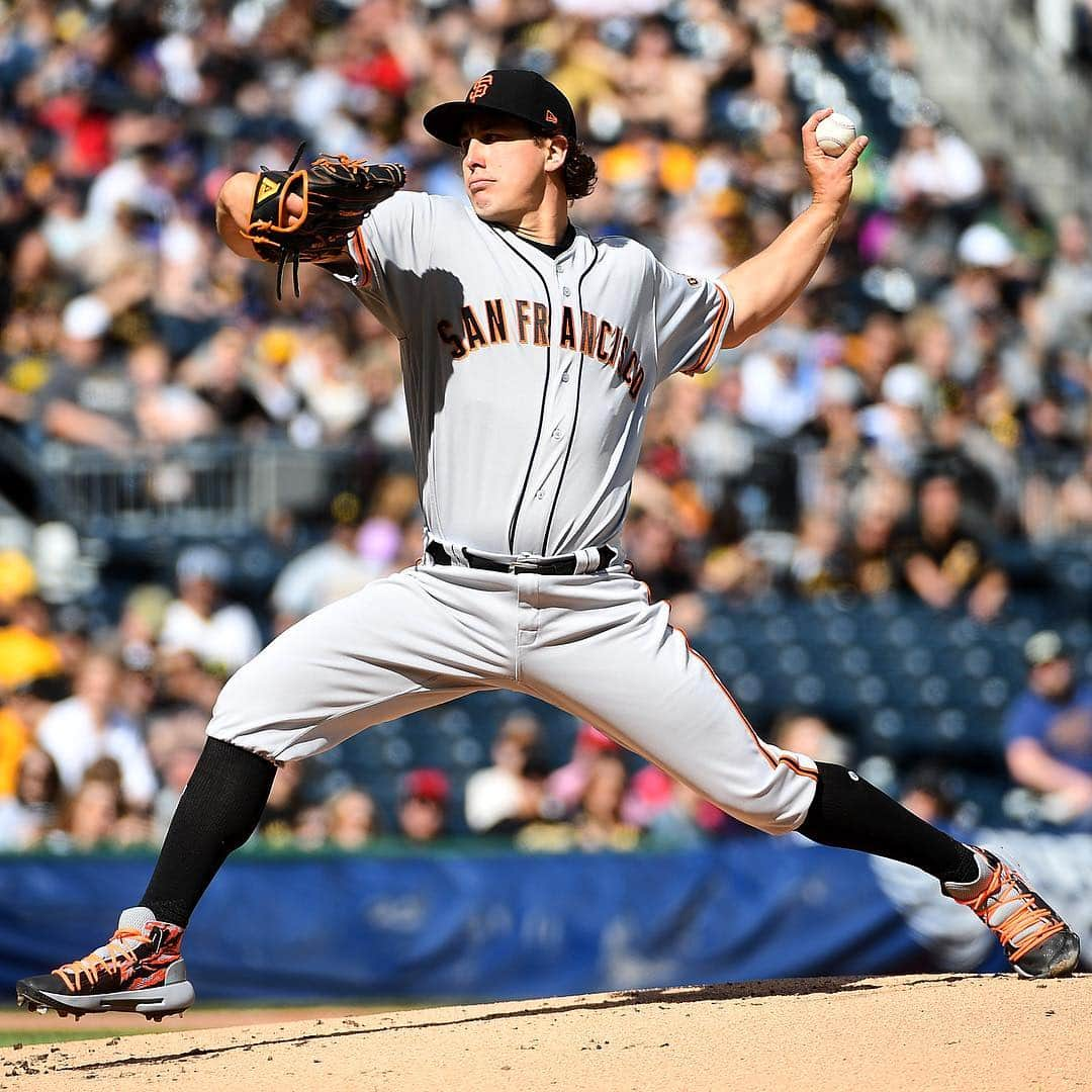 サンフランシスコ・ジャイアンツさんのインスタグラム写真 - (サンフランシスコ・ジャイアンツInstagram)「Dutch was dealing with 7 Ks through 5. Currently: ☔️ #SFGiants」4月21日 7時12分 - sfgiants