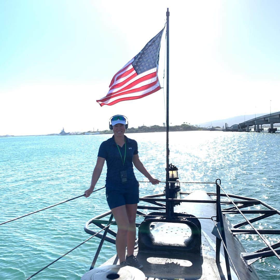 ヴィッキー・ハーストのインスタグラム：「Got to visit Pearl Harbor the other day in Hawaii. Here I’m standing on USS Bowfin 🇺🇸」