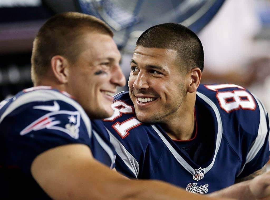 E! Onlineさんのインスタグラム写真 - (E! OnlineInstagram)「After Aaron Hernandez took his life in his jail cell after being accused of killing three men, his family sued the NFL for failing to protect him from repetitive brain impact injuries that they believe turned him into a violent person in his final years. Link in bio for the new case details that continue to emerge two years after his death. (📷: AP Photo)」4月21日 7時39分 - enews