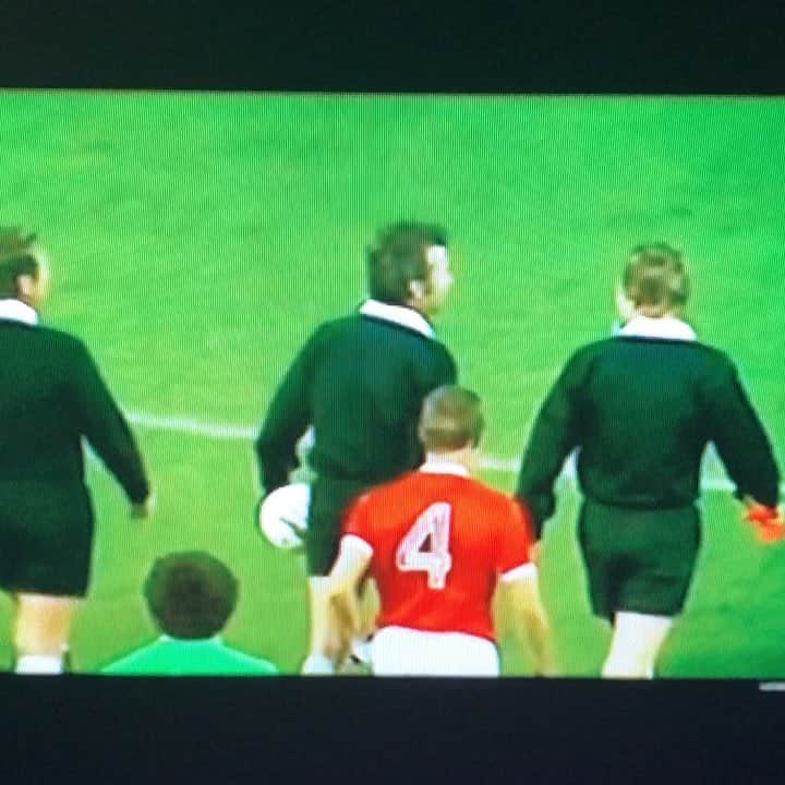 ヨアン・ベナルアンのインスタグラム：「Watching Nottingham Forest stories ❤️ really proud to be part of this legendary club @officialnffc #yb29pablopicasso #passion #nottingham #nffc #football #legend #coyr 🔴 🦅」