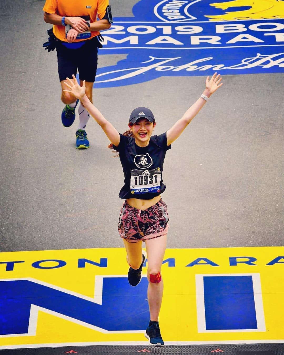 湯田友美さんのインスタグラム写真 - (湯田友美Instagram)「#bostonmarathon 🦄💙💛 I made it with a smile!!! #bostonstrong 💪 ・ @adidasrunners #adidasrunners #adidasrunnerstokyo 🇯🇵 ・ #baa#boston#bostonmarathon#marathon#42195#running#wmm#finisher#worldmarathonmajors#yey#ボストン#ボストンマラソン#ボストンマラソン2019#マラソン#海外レース#海外マラソン#旅#旅好き#旅ラン#ゴール#ただいま#おはよう#いってきます#仕事復帰 💪#ニューハレ #ニーダッシュ」4月21日 8時20分 - yudatomomi