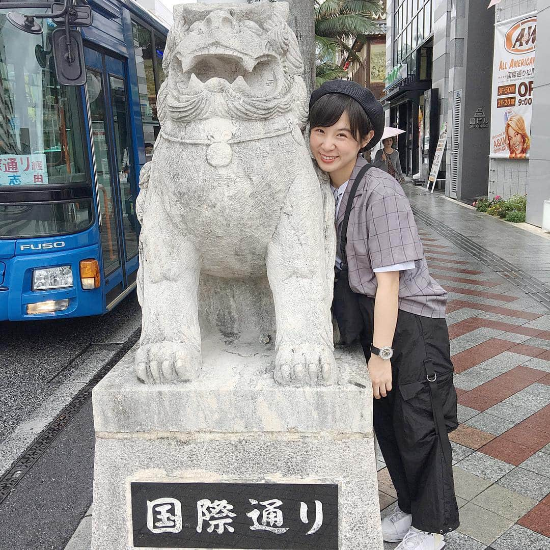 光永さんのインスタグラム写真 - (光永Instagram)「沖縄めんそーれ☺️🌺 #沖縄国際映画祭 で久しぶりに降り立ちました◎ . セカンドシングル初披露いかがでしたでしょう。 見れなかった方、近日MV公開されますのでお楽しみに‼️ 選抜チームはもう公開されてて、まじめちゃウルトラカッコいいので見てください。 5/8(水)吉本坂46 2ndシングル 「今夜はええやん」発売💿 . 思い出の写真を少し。 天気あいにくだったのが残念な点🙍‍♀️ステージの床ツルスベ😂 でもとても良い時間でした。 空き時間に満喫した写真もまた載せます。ふふふ . . #島ぜんぶでおーきな祭 #吉本坂46 #吉本坂46RED #沖縄 #国際通り #波の上うみそら公園  #光永 #はんにゃ金田 さん #スパイク #小寺真理」4月21日 8時28分 - hinata_official__