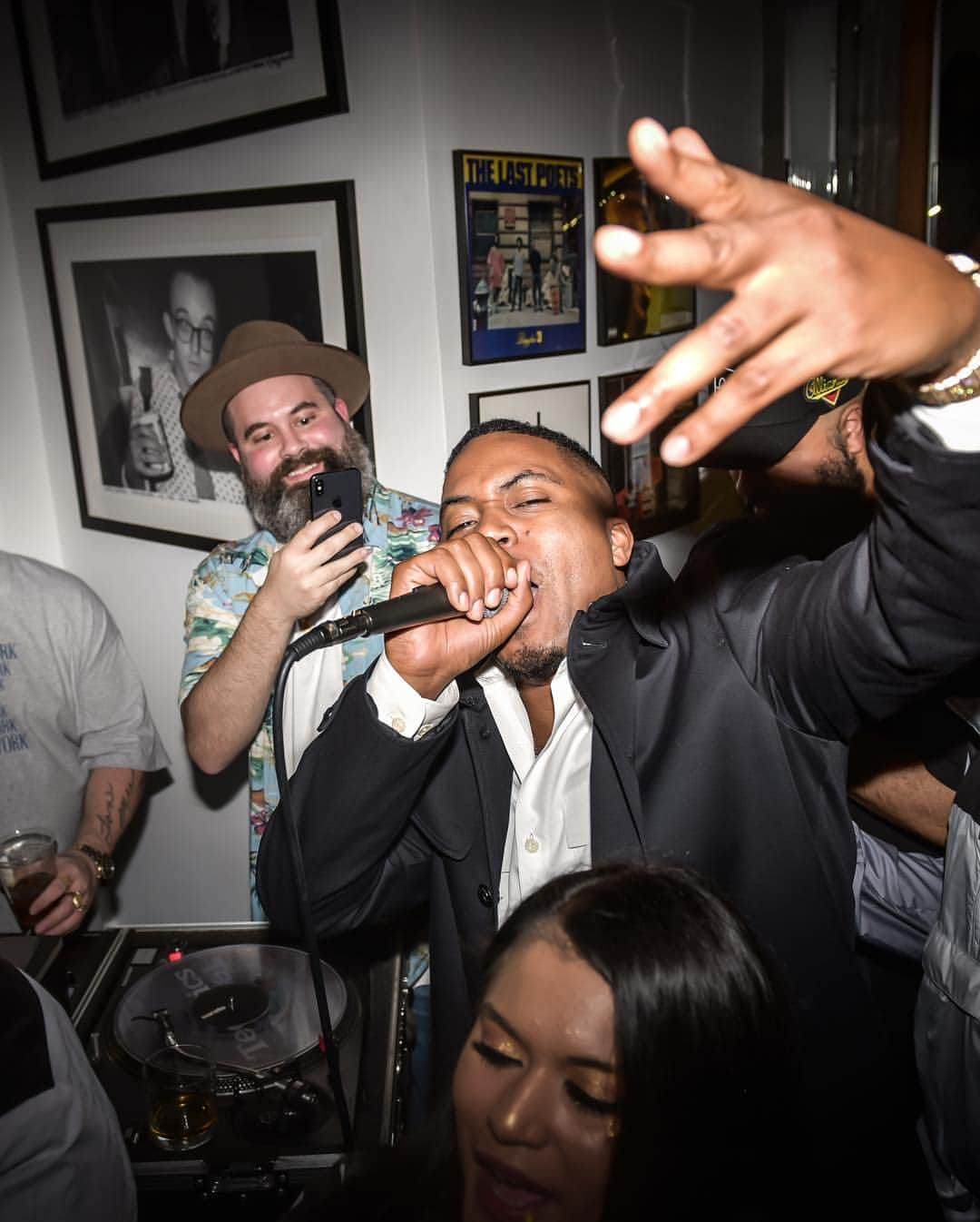 Foot Lockerさんのインスタグラム写真 - (Foot LockerInstagram)「It went down at Sweet Chick #NYC yesterday at the “OFF THE WAFFLES” Pop-Up celebrating the @vans x @sweetchicklife x @footlocker collaboration. Hip-hop legends @nas @raekwon and @statikselekt stopped through to bless the newly released kicks. Grab your pairs and apparel now online!」4月21日 8時35分 - footlocker