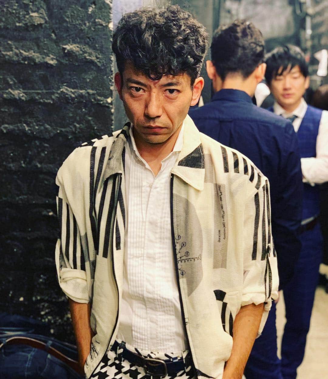 森慎太郎のインスタグラム：「１月のソロライブから4カ月。今度はソロで音楽ライブに出ます。対バンです。歌わせていただきます❗️ 5/14(火) shibuya gee-ge. 『ジージでラララ♪ vol.１５６』 (http://gee-ge.net/) ■開場 18:00 ■開演 18:30 ■予約 2200円 ■当日 2500円 (各1ドリンク代600円別) ※学生の方は1000円引きになります。 ◎安倍みなみ ◎Nah ◎どぶろっく森慎太郎 ◎のうじょうりえ ◎遠藤理子 …and more!!! ※学生・女性の方は、1,000円引きになります！ ※御予約はジージのホームページ #gee-ge. #shibuya」