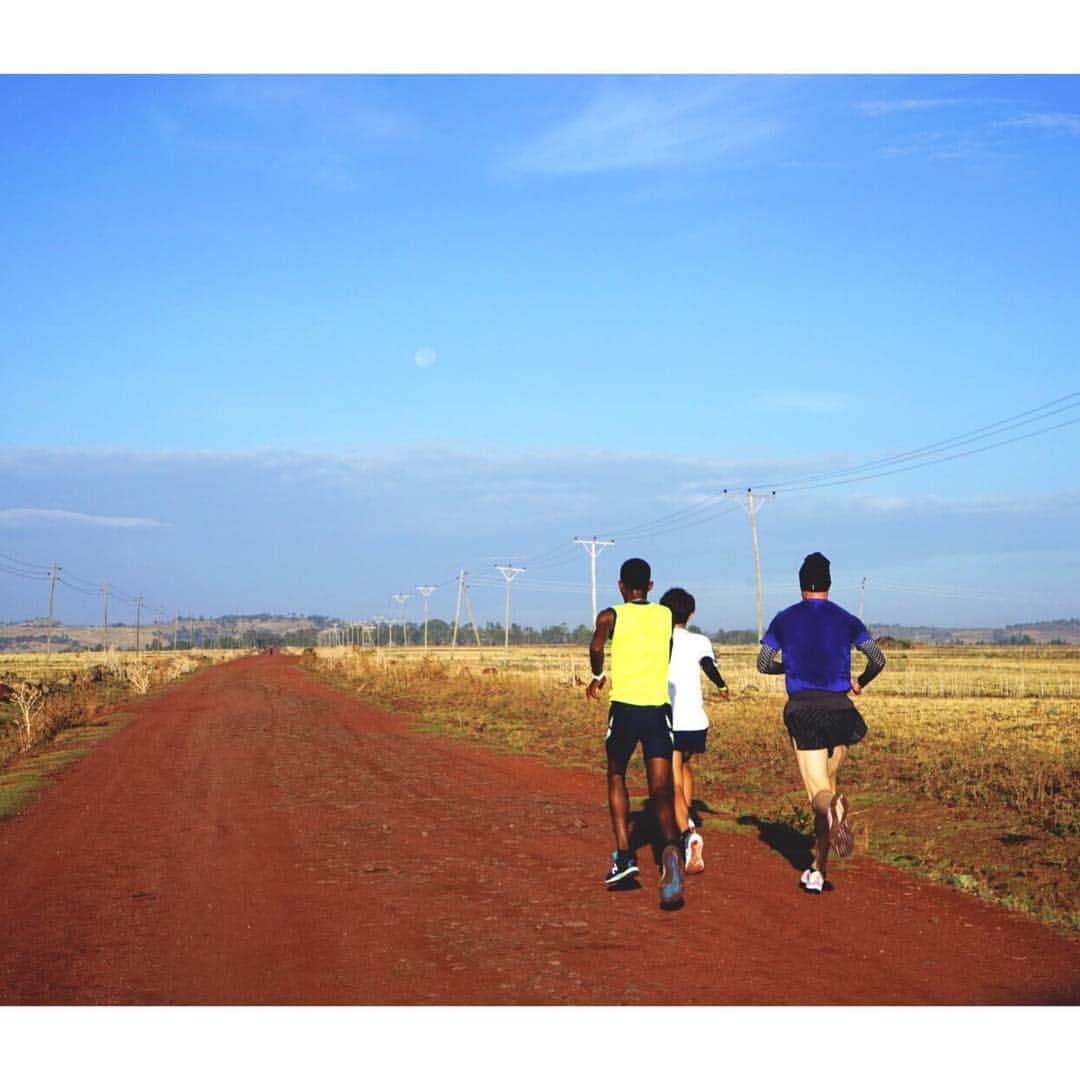 神野大地さんのインスタグラム写真 - (神野大地Instagram)「今日のLong Runも激しかった！💦 終わったあとはもぐもぐタイム！🍙 #エチオピア合宿」4月21日 19時04分 - daichi_0913