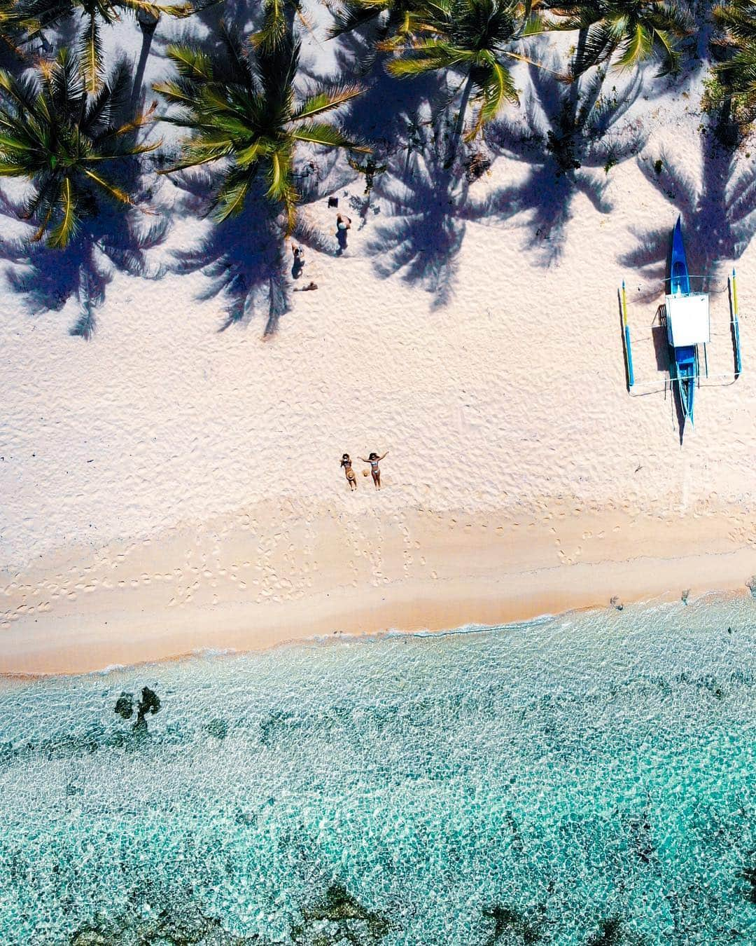 maakoさんのインスタグラム写真 - (maakoInstagram)「🌴🌴🌴👭🌴🌴🌴 #pacificobeach ・ 📸🚁 @dji_japan @djiglobal #djimavicair ・ 🗣マコ旅募集のお知らせです🎉💗 只今、フィリピン最後の秘境と 言われているコロン島の #coronisland #マコ旅 募集中です‼️😊🌼🎉🎉🎉 日程: 2019/5/28-6/1✈️5日間になります🇵🇭 #近々の発表になりすみません😭🙏🏾💦 今回の旅は、なかなか行きにくい冒険秘境旅💙🌴 数々の絶景を巡り📸 そしてそして、、人魚伝説になった 幻の野生のジュゴンに会える シュノーケル🧜🏽‍♀️を予定しています☺️💓 ずっとずっと行きたかった憧れの場所🥺💓🌍 #ちなみにコロン島のマコ旅は最初で最後になります🥺 ご予約・お問い合わせはストーリーハイライトをご覧ください😌🙏🏾🌼 Let’s adventure‼️‼️‼️🌍 バリに続き @divermag × マコ旅第2弾です✈️」4月21日 19時14分 - maakomind