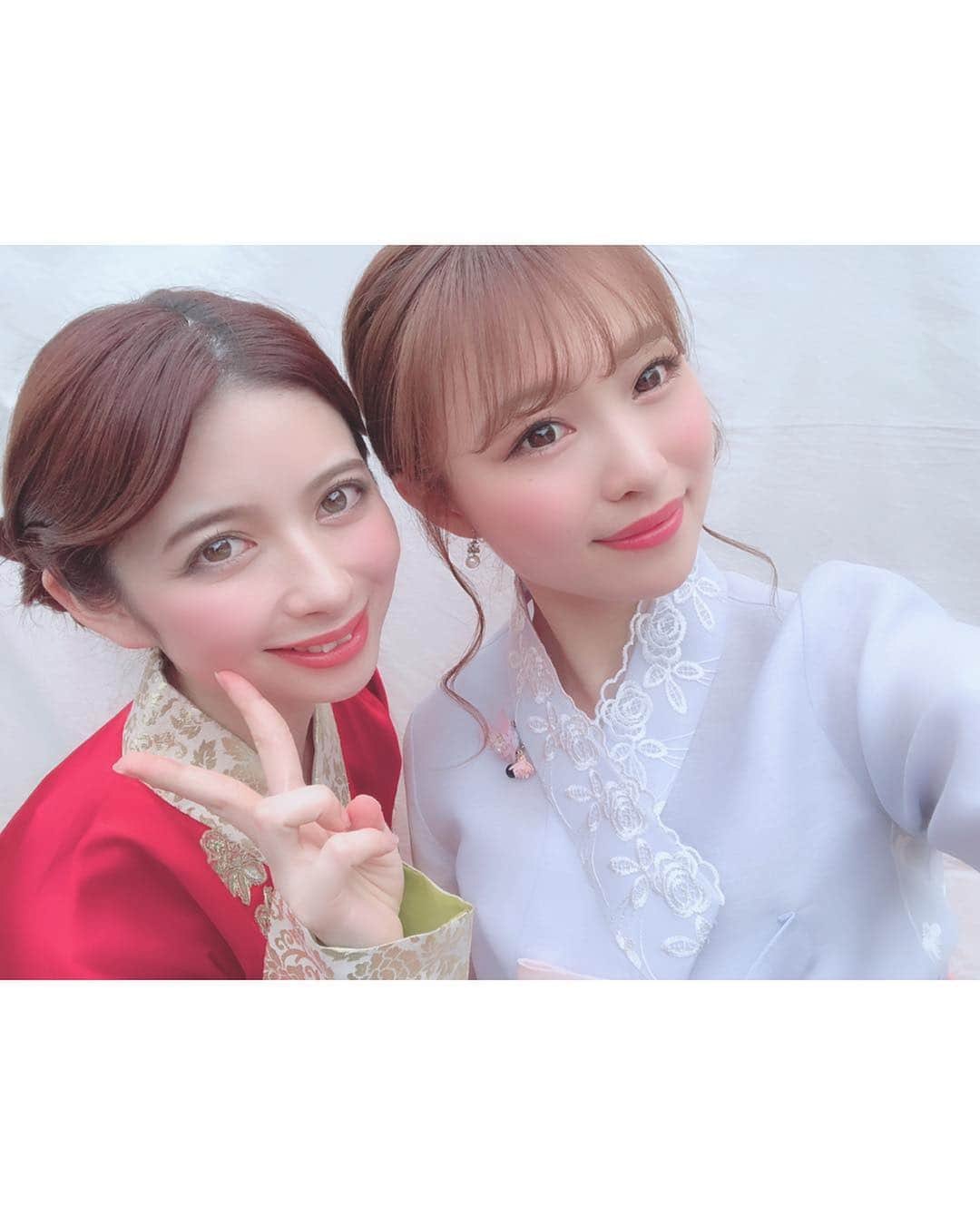 清里千聖さんのインスタグラム写真 - (清里千聖Instagram)「. 韓国フェスティバル🇰🇷💕. チマチョゴリファッションショー. Weddingのチマチョゴリを、 着させていただきました💒💕. パステルカラーでかわいい🥺💕. そしてたくさんの方に会えて嬉しかったです🥰💕💕. ありがとうございました💘. #チマチョゴリ #한복 #저고리 #韓国 #韓国フェスティバル #名古屋 #久屋大通#hairarrange #撮影 #followme #l4l  #ootd #radiodj  #여행 #japan  #fashion #前髪 #beautiful #tagsforlikes #picoftheday  #ヘアアレンジ #instagramjapan  #japanesegirl #instagood #팔로우 #일상 #먹스타그램」4月21日 19時21分 - chiseikiyosato