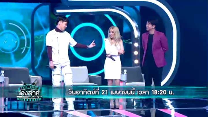 アイス・サランユーのインスタグラム：「วันนี้ ออกอากาศ วันแรก The Duet ร้องล่าคู่🎤 วันอาทิตย์ที่ 21 เมษายน 2562 เวลา 18.20 น. ช่อง one31 เขาให้มาฟาด!!ก็ต้องฟาด!! ขุนแม่!!กับขุนเพื่อน!! เล่นใหญ่จัดหนักมาก!! ทางนี้ก็ต้องพยายามสู้!! เป็นกำลังใจให้ด้วยนะ  สู้โว้ยยยย  รายการจบมา มอย กัน ว่าเป็นไงบ้างนะ อิอิ #theduetร้องล่าคู่ #teamsingerice  #teamsingerjiew #teamsingeraof」