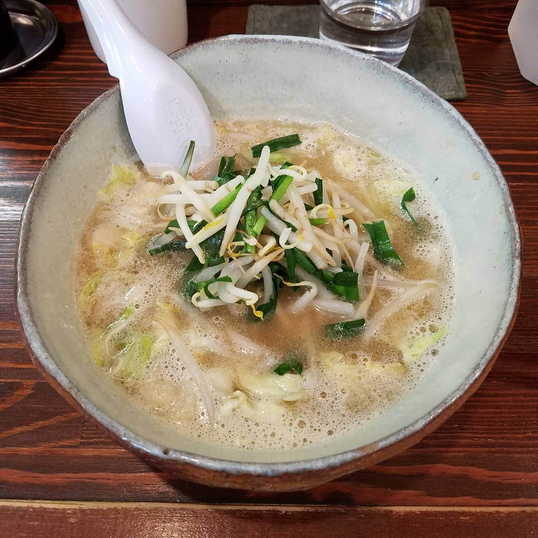 田畑竜介さんのインスタグラム写真 - (田畑竜介Instagram)「昼ラーメン🍜  #福岡市 #ラーメン神 #もつラーメン」4月21日 19時30分 - tabacchi_rkb