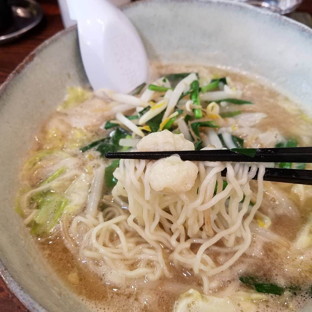 田畑竜介さんのインスタグラム写真 - (田畑竜介Instagram)「昼ラーメン🍜  #福岡市 #ラーメン神 #もつラーメン」4月21日 19時30分 - tabacchi_rkb