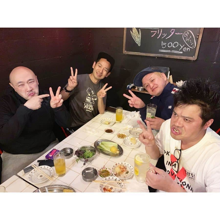 佐田正樹さんのインスタグラム写真 - (佐田正樹Instagram)「夜はこんなメンバーで打ち上げさ〜。 #沖縄国際映画祭 #島ぜんぶでおーきな祭  ご飯美味しかったし、めちゃくちゃおもろかったなー。」4月21日 19時35分 - satakisama