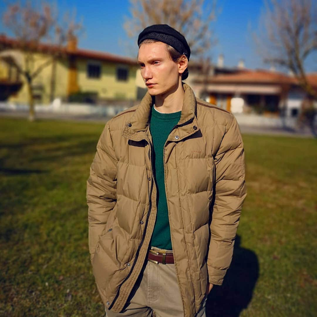 Olick Chinoさんのインスタグラム写真 - (Olick ChinoInstagram)「Buona Pasqua a tutti 😉🐇🐇😂😂 e io con la #facciatriste 🐣🕊️🐥🐰 #buonapasqua #weekend #happyday #oversized #jacket #geox #malemodel #strangeface #before #conegliano」4月21日 19時36分 - olick_chino