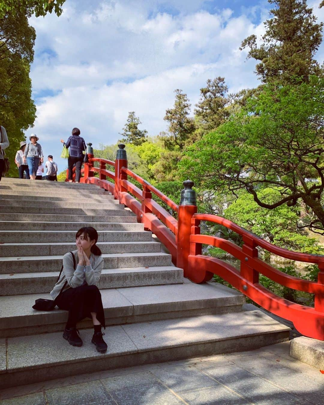 川上ジュリアさんのインスタグラム写真 - (川上ジュリアInstagram)「福岡に馴染みのある子達がコメントくれてなんだか嬉しくなった🥺 福岡行ってよかったなと改めて思った🥺  太宰府天満宮に行ってきました🕺🏻✨ エネルギー溢れて過ぎて緑の色が綺麗だったぁあああ🥺 弾丸旅行たのしかった！ #太宰府天満宮」4月21日 19時59分 - juria_kawakami