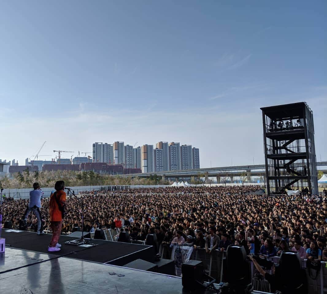 ONE OK ROCKさんのインスタグラム写真 - (ONE OK ROCKInstagram)「Korea! #dividetour」4月21日 19時56分 - oneokrockofficial