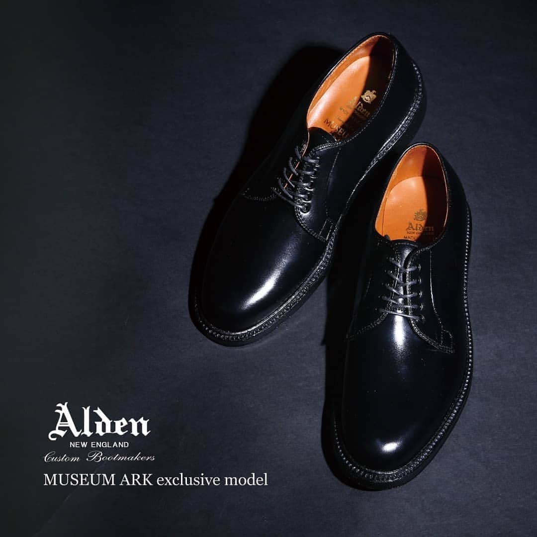 ARKnetsさんのインスタグラム写真 - (ARKnetsInstagram)「. ＼ ALDEN WEEK 開催 ／ . 《 Alden 》のスペシャルイベント「Alden Week」を今年も開催いたします。期間中は、店頭でアイテムバリエーションを拡大し、当店限定の新作発売も行います。 また、店頭に《 Alden 》の靴をお持ちいただくと、お預かりのシューケアをしてお返しするサービスも行います。 . ぜひこの機会に一生物の《 Alden 》を手に入れてはいかがでしょうか。 . 開催期間：4月27日（土）〜5月6日（月） . 開催店舗 @museum_ark ／ @blujeblubyark . 【ALDEN WEEK 開催】に関するお問合せに関しましては、開催店舗Instagramアカウントまたは下記に掲載させて頂いておりますARKnetsコールセンターまでご連絡下さい。 . . ■商品や通信販売に関しまして、 ご不明な点がございましたらお気軽にお問い合わせください。 . ----------------------------------- 【お問い合わせ】 ARKnetsコールセンター TEL：028-634-1212 ( 営業時間 12:00～19:00 ) ※店舗へ繋がりにくい場合には、こちらまでお問合せ下さい。 ------------------------------------- #arknets #museumark #blujeblubyark #栃木 #宇都宮 #群馬 #高崎 #gw #ゴールデンウィーク #イベント #styling #スタイリング #スタイル #fashion #ファッション #革靴 #シューケア #ケアグッズ #オールデン #alden」4月21日 10時59分 - arknets_official