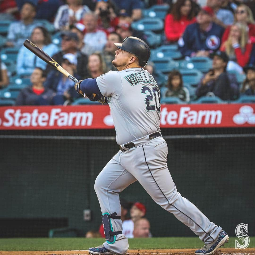 シアトル・マリナーズさんのインスタグラム写真 - (シアトル・マリナーズInstagram)「Haniger and Vogelbach ain’t got time to wait. 🚫⌛️ #GoMariners」4月21日 11時12分 - mariners