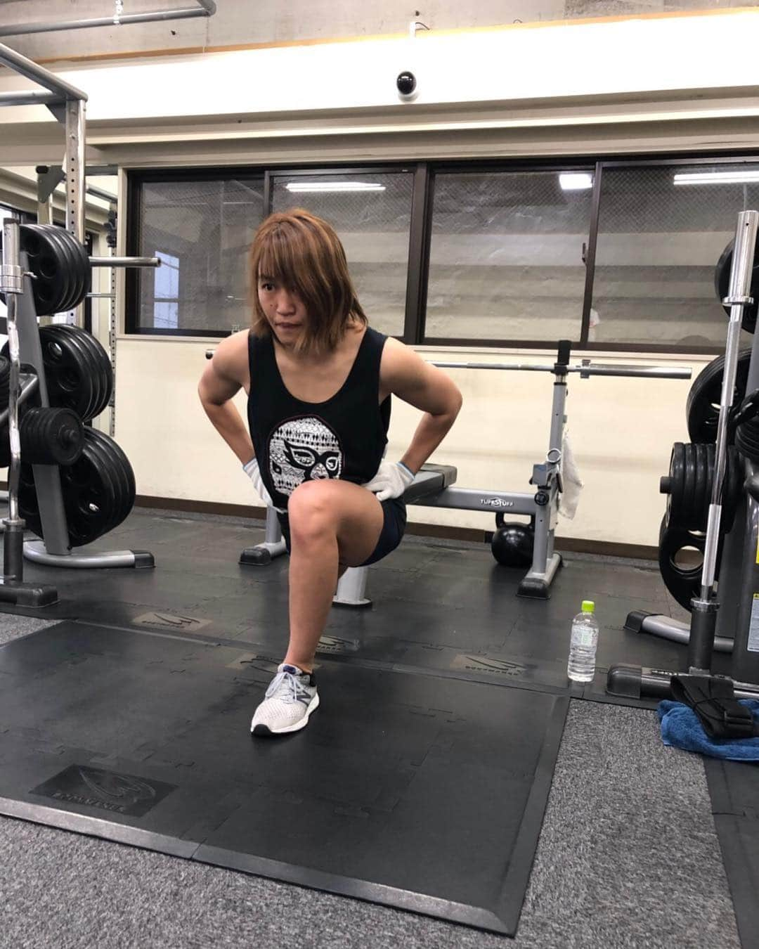 朱里さんのインスタグラム写真 - (朱里Instagram)「Morning training⭐️ #筋トレ #筋トレ女子 #workout #training #fitness #fit  #body  #diet #muscle #musclegirl #gym #コアトレーニング #fitnessmotivation  #fitgirl #mma #fighter #physical #ufc #美ボディ #ダイエット  #train #core #coretraining #instafit #enjoy #スクワット#squat」4月21日 11時26分 - syuri_official