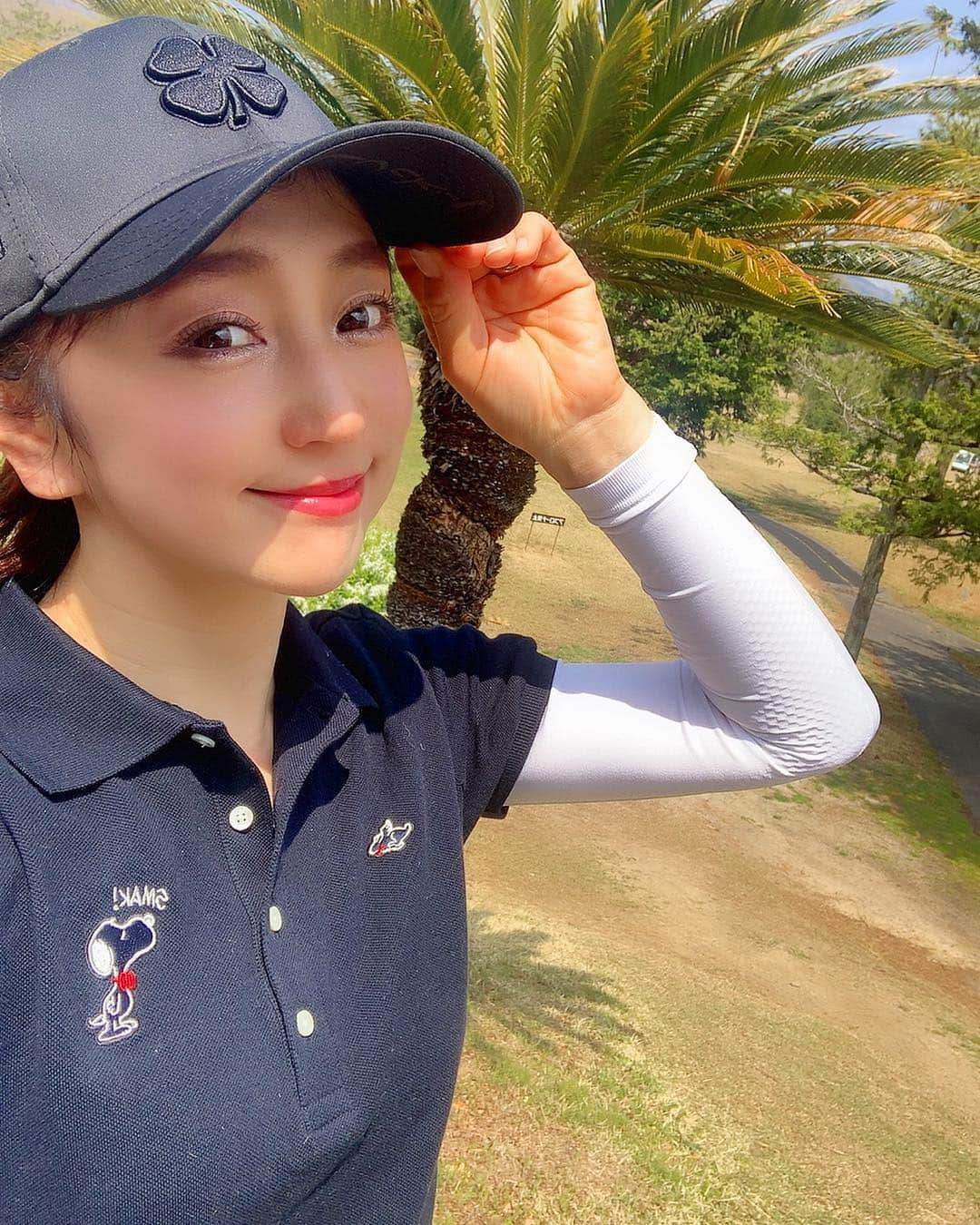 柑谷あゆみさんのインスタグラム写真 - (柑谷あゆみInstagram)「珍しくキャップ🧢 クローバーが可愛くて白と黒ゲットしました♣︎♧ 素材もトゥルンっとして気持ちいい✨ ・ #BLACKCLOVER#キャップ#ゴルフキャップ#GOLFCAP #ハワイアンズ#スパリゾートハワイアンズゴルフコース #ラウンド#GTバーディーズ#fujikurashaft #golf#ゴルフウェア  #パーリーゲーツ#pearlygates#ゴルフ女子#女子ゴルフ #ゴルファ #golf  #golfing  #golflife  #golfgirl  #instagolf  #golfer #girlgolfer #골프 #골프웨어 #กอล์ฟ#ゴルフ大好き #ゴルフコーデ #ゴルフコーディネート #ゴルフファッション#ゴルフ好きな人と繋がりたい」4月21日 11時43分 - kantani_ayumi