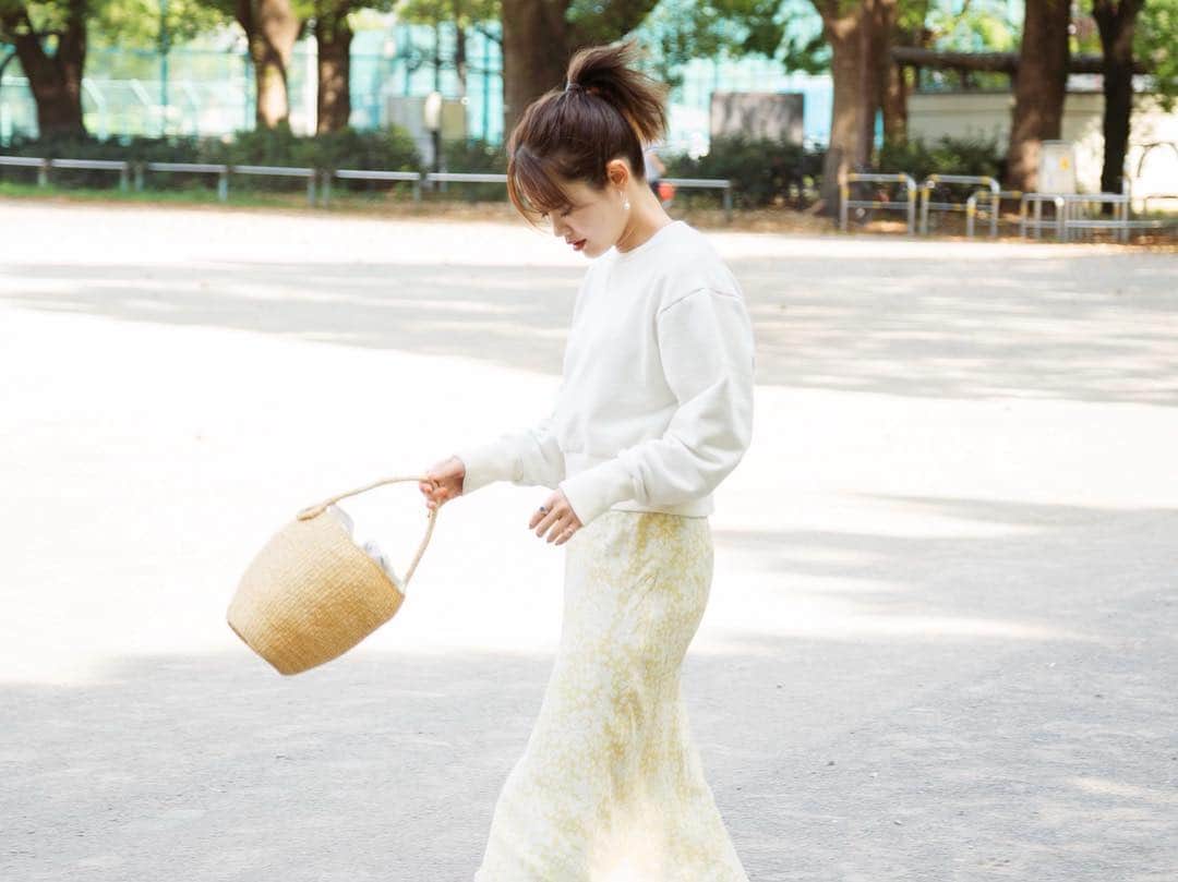 猪鼻ちひろのインスタグラム：「完売間近🥺✨ ゆるっ、きゅっのバランス 上質なコットン😽 #一個持ってると着まわし力抜群で便利ってやつ #Chiro #fromChiro」