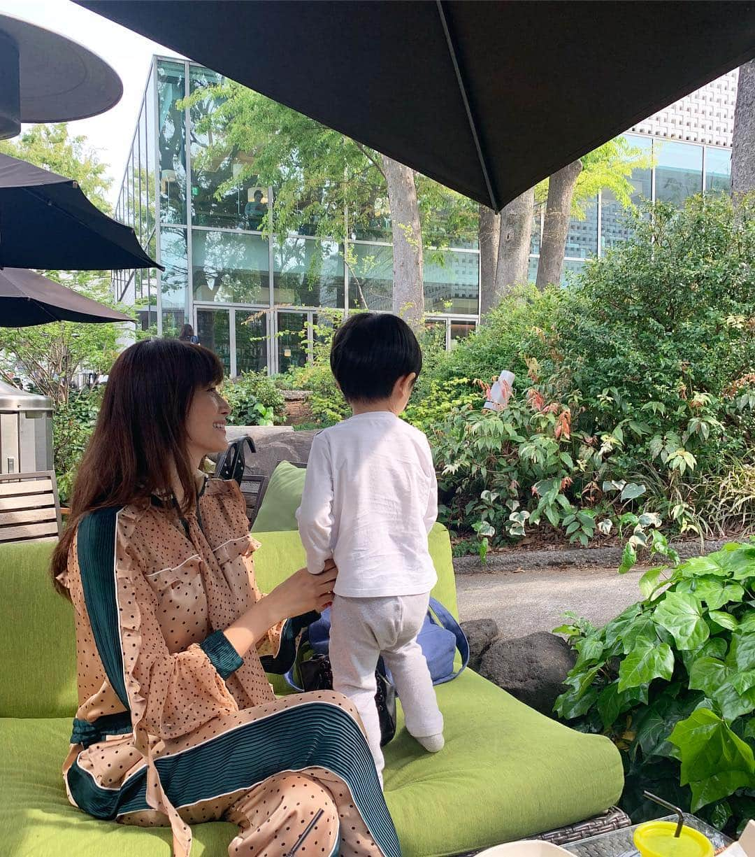 ヨンアさんのインスタグラム写真 - (ヨンアInstagram)「#sunday#lunch待ち#息子はオモチャやさんに行きたい」4月21日 11時46分 - youn1029